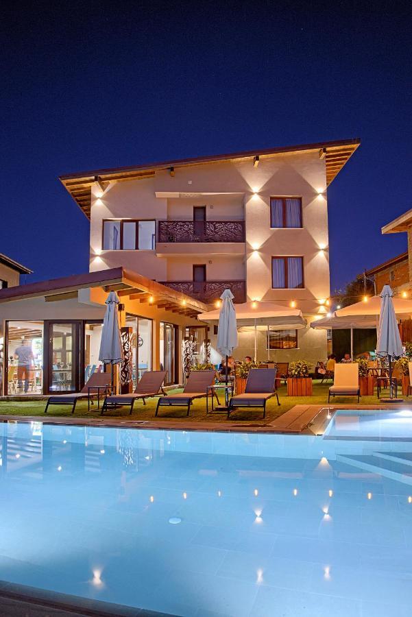 Guest House Wishmore بانيا المظهر الخارجي الصورة